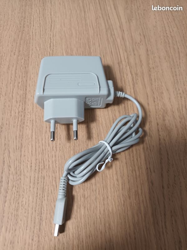 Chargeur pour Nintendo DS Lite - DSi - DSi XL - 3DS - 3DS XL - 2DS