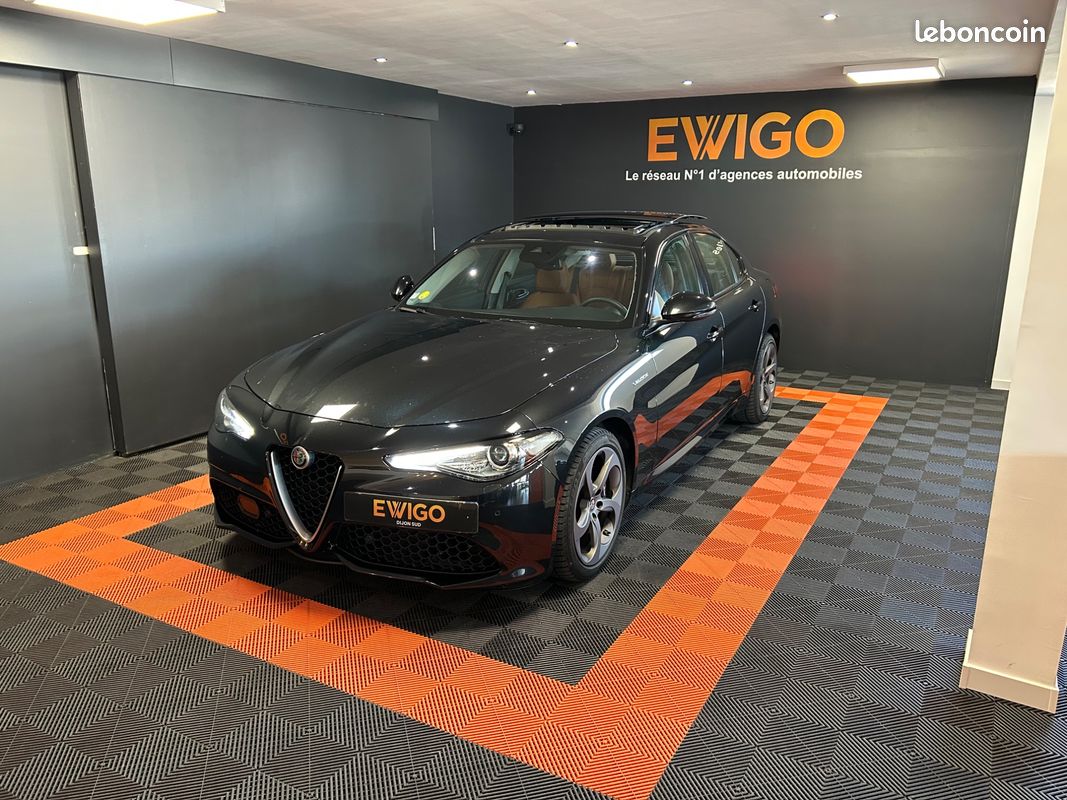 ALFA ROMEO GIULIA 2.2 210ch Q4 BVA – TOIT OUVRANT + ENTRETIEN COMPLET CONSTRUCTEUR (image 1)