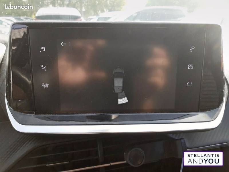 Peugeot 208 PureTech 100 S&S BVM6 Style (image 19)