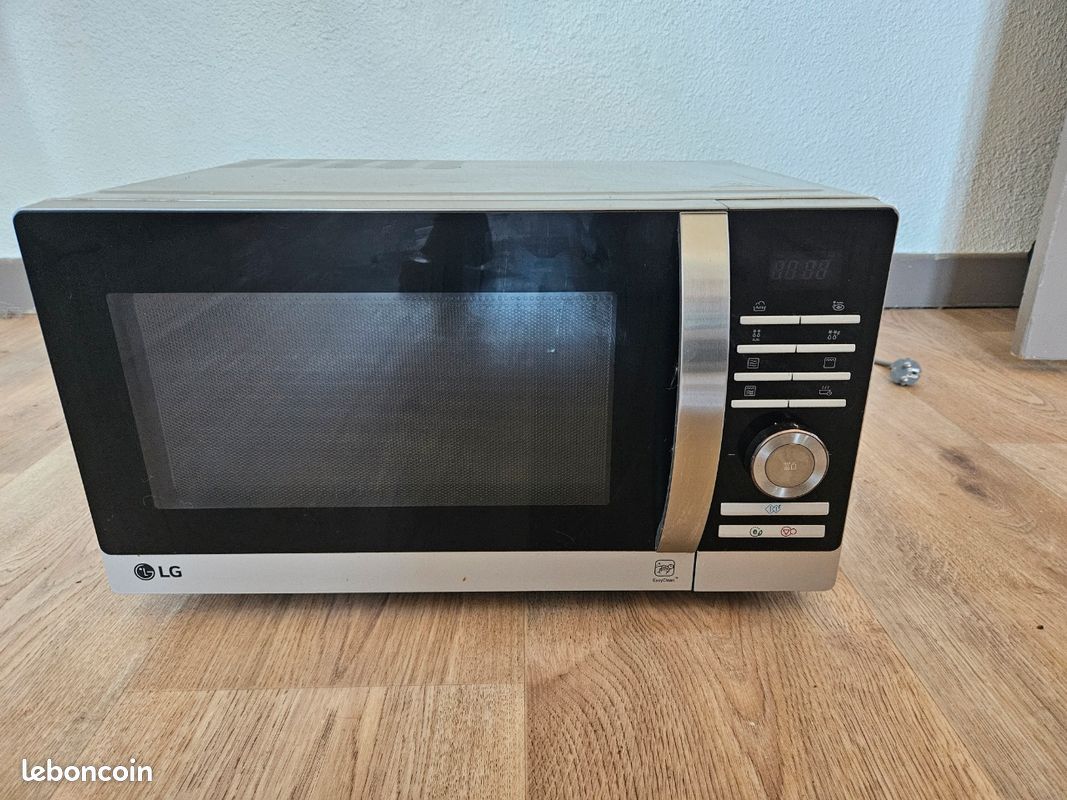 Four a micro-ondes LG (image 1)