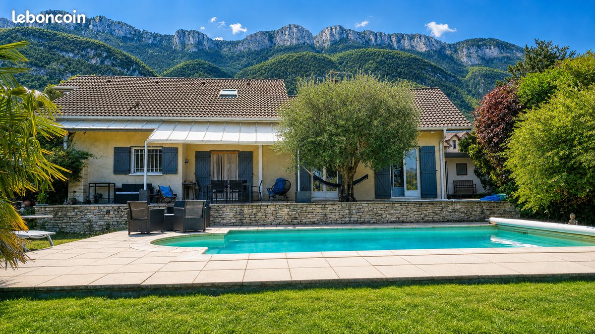 Maison 6 pièces 204 m² · à Drumettaz-Clarafond · 204 m² · 749 000 €
