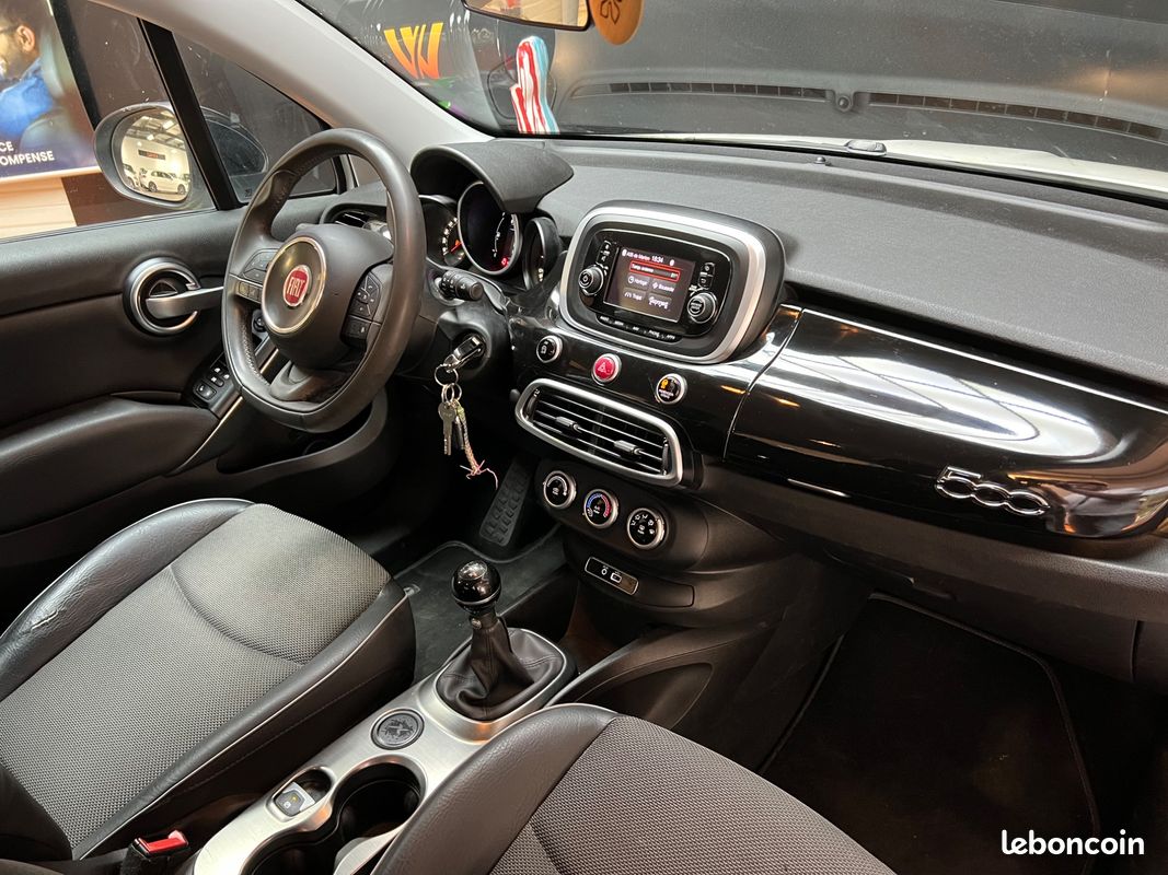 FIAT 500X 1.6 E-TORQ 110 LIVE EDIZIONE 4X2 / ATTELAGE / LIMITEUR - RÉGULATEUR / CLIMATISATIOn (image 27)