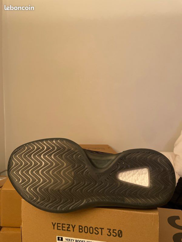 Adidas Yeezy QNTM onyx 9 (image 4)