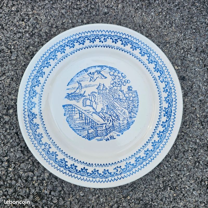 Rare 5 anciennes assiettes décoratives signée CMS (image 1)
