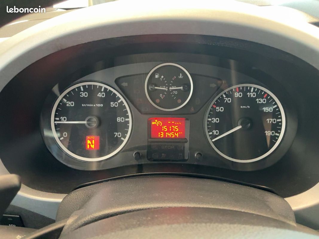 Berlingo 1.6 e-HDi 92ch Automatique Multispace - Garantie 12M - Sans AdBlue - BVA 6 Vitesses (image 9)