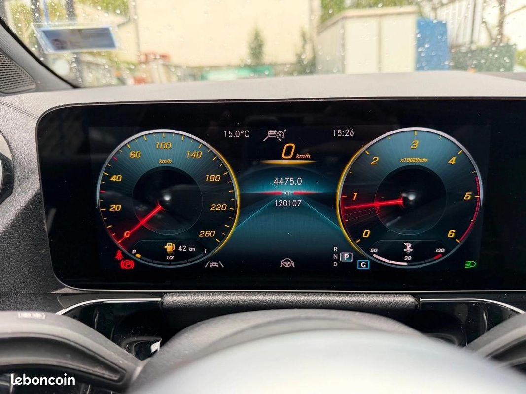 Mercedes Classe Gla 200d 2.0 d 16V 8G-DCT 150 cv Boîte auto Toit Ouvrant (image 14)