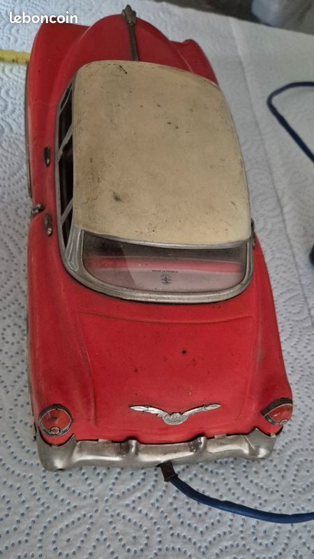 Joustra Gama Cadillac – Voiture Miniature Ancienne Tôle Bleu Et Beige, Filoguidée, Modèle Rare