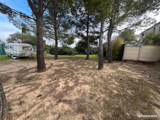 Terrain 1 090 m² Pezenas
