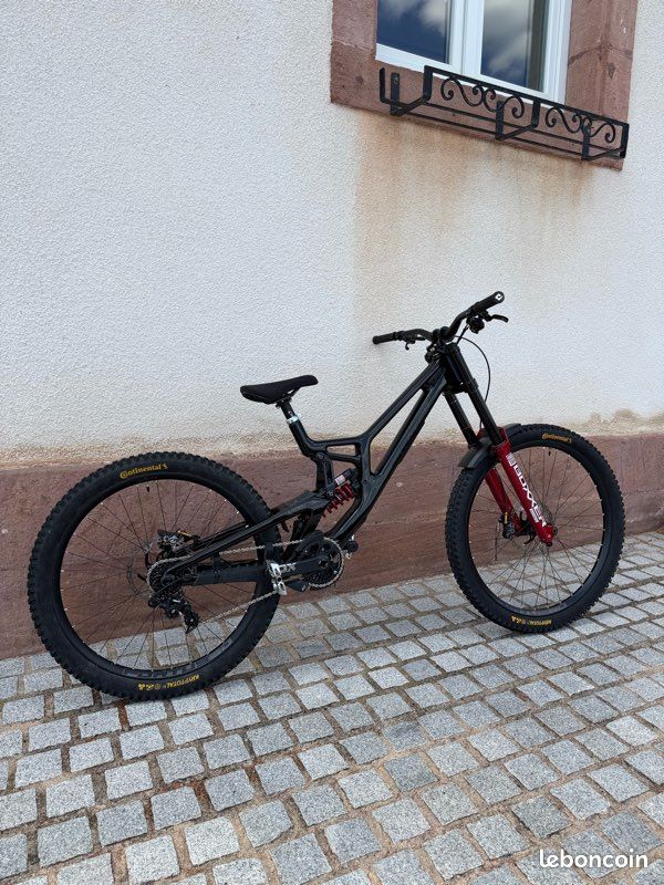 Dh Santa Cruz v10 taille L (image 1)