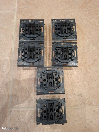 834630_5 834630_5