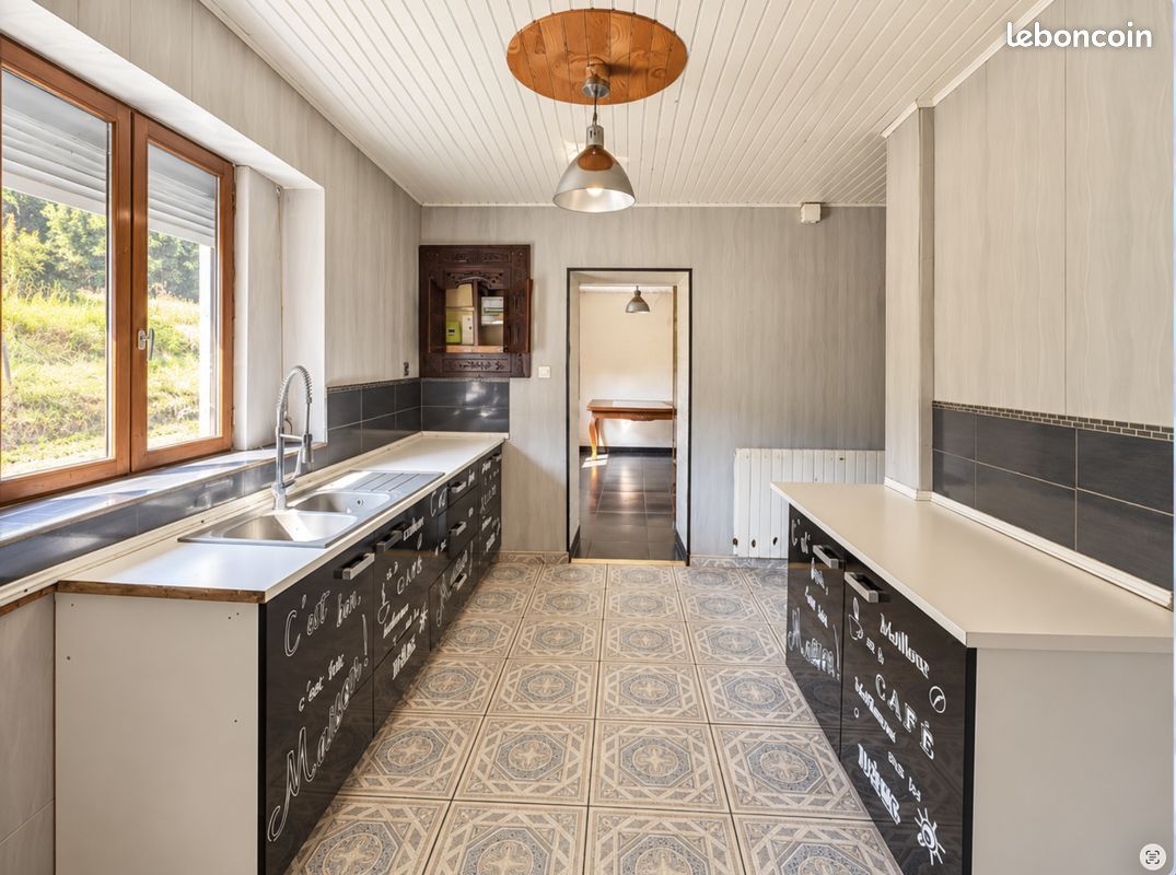Maison 5 pièces 160 m² · à Magny-Jobert · 160 m² · 87 000 €