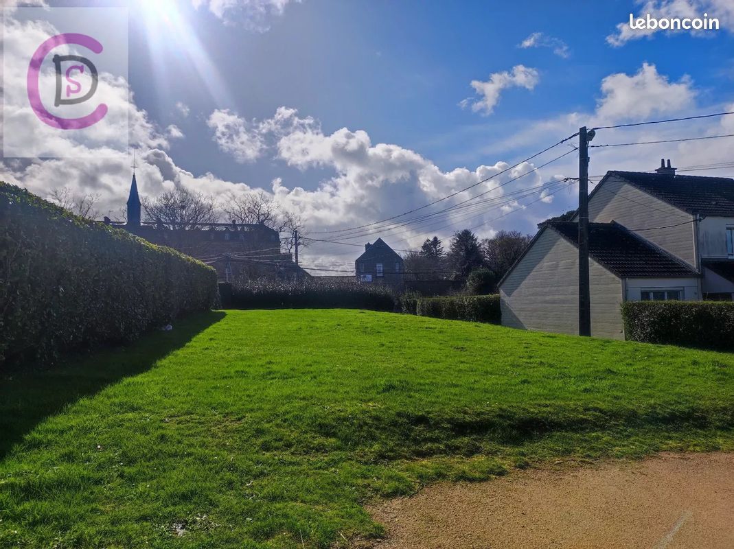 Terrain 582 m² · à Saint-Pierre-Église · 582 m² · 47 500 €