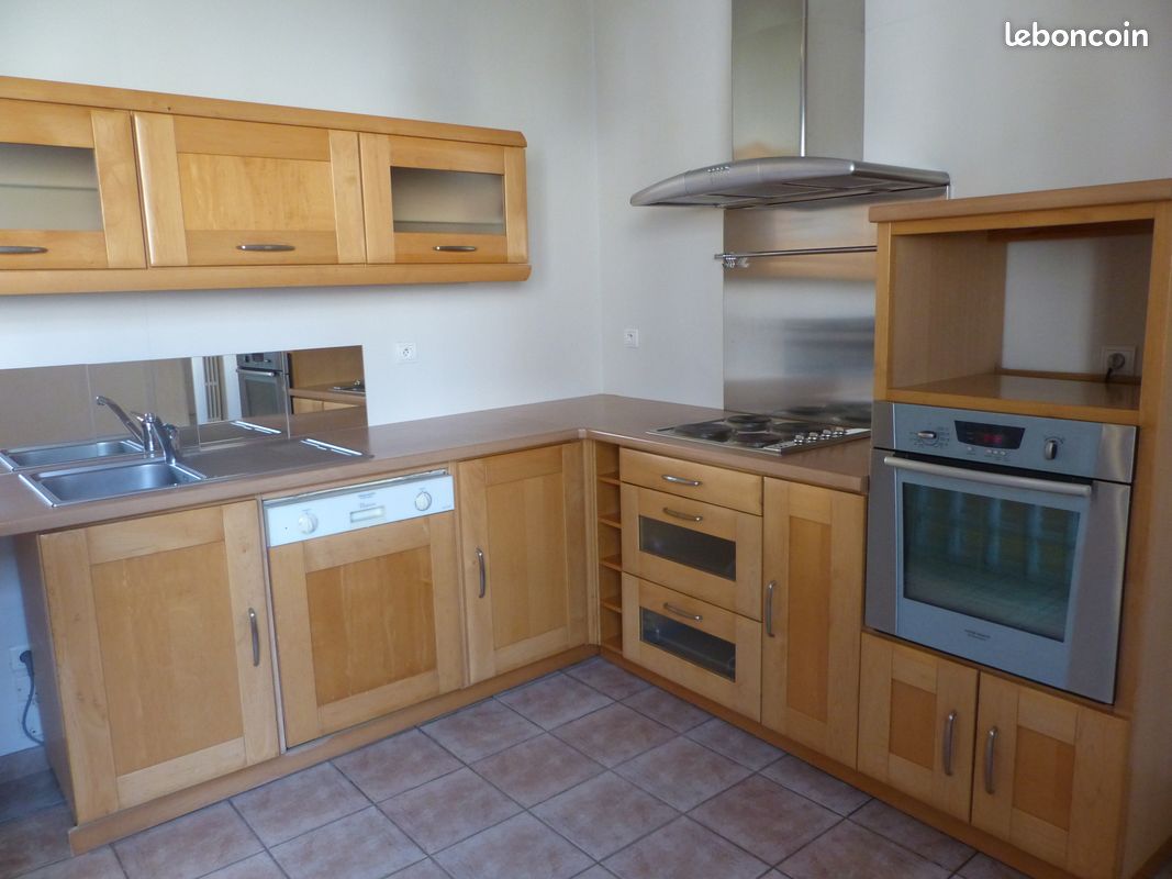 Appartement 6 pièces 100 m² · à Rodez · 100 m² · 890 €