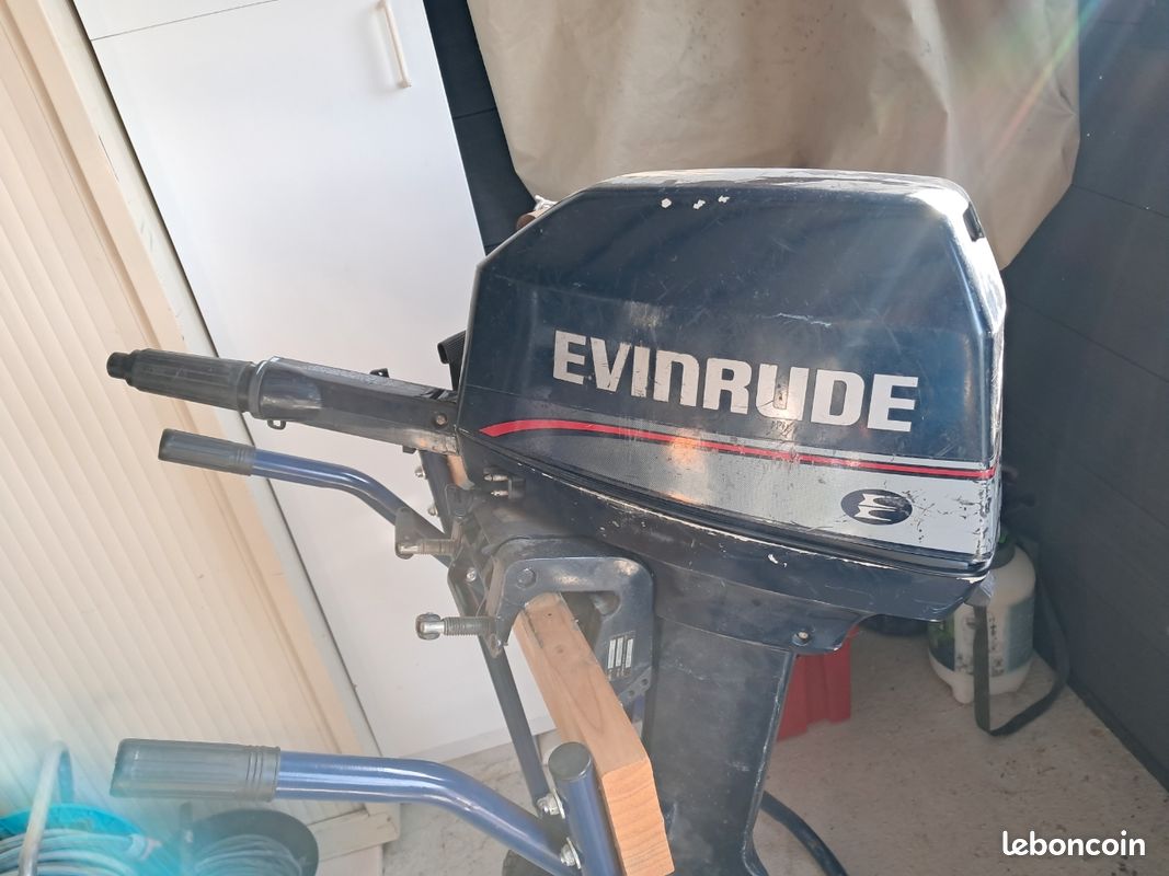 Moteur hors bord (image 1)
