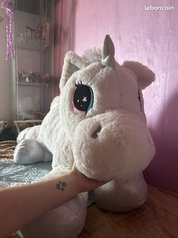 Grande peluche licorne (image 4)