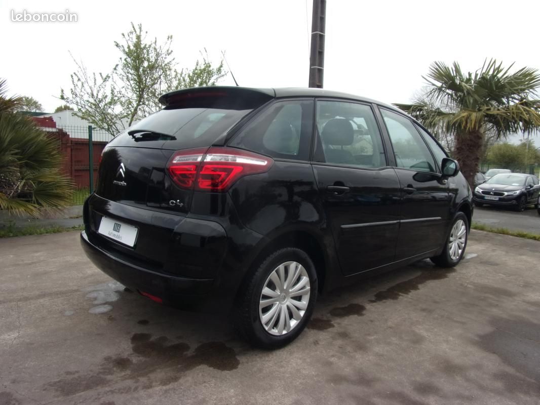 Citroën C4 Picasso VTi 120 Attraction (image 8)