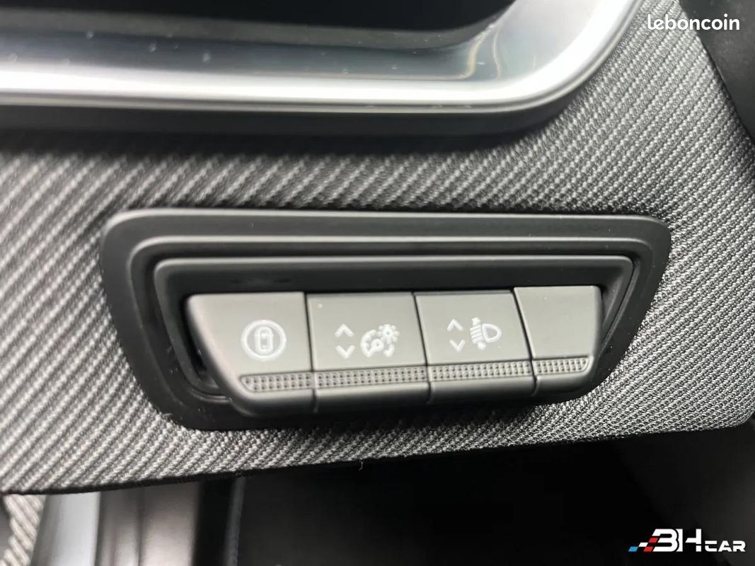 Renault Clio 1.6 E-Tech 145ch Full Hybrid Esprit Alpine (image 17)
