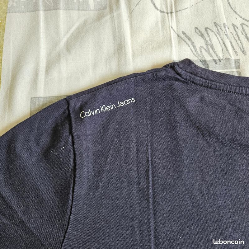 T-shirt Calvin Klein bleu marine (image 4)