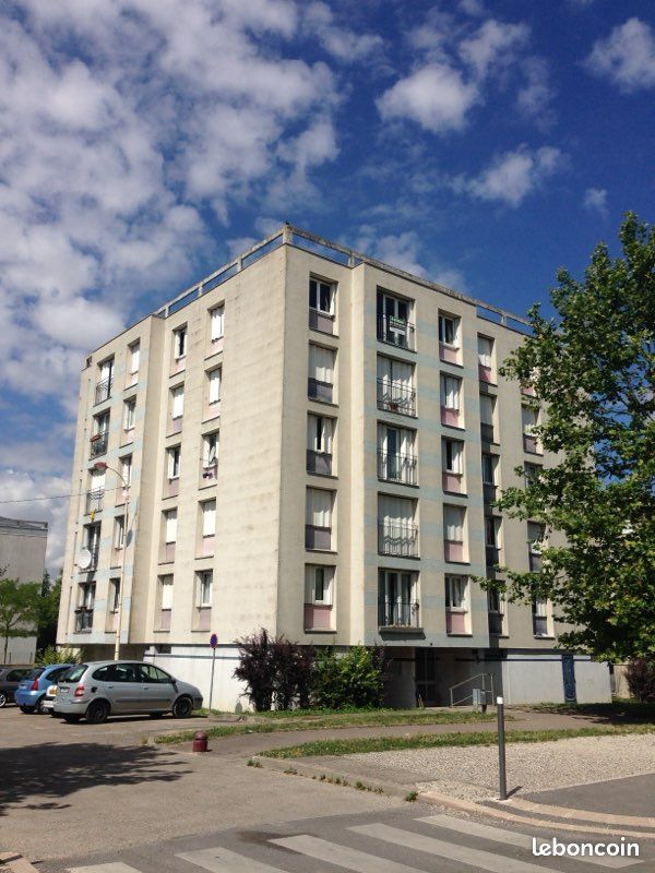 Appartement 3 pièces 69 m² · à La Chapelle-Saint-Luc · 69 m² · 56 000 €