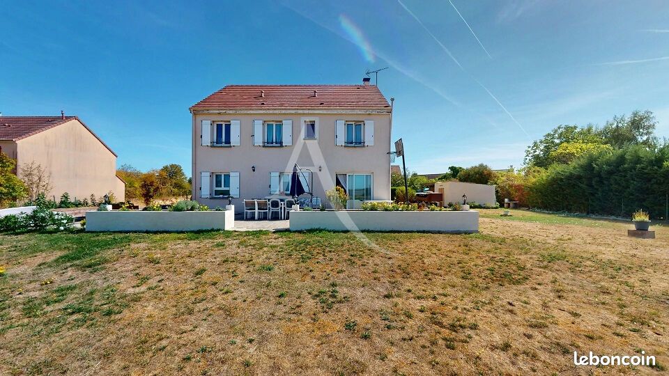 Maison 8 pièces 158 m² · à Pithiviers · 158 m² · 281 000 €