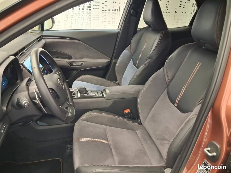 Lexus LBX 1.5 136ch Cool 2WD (image 14)