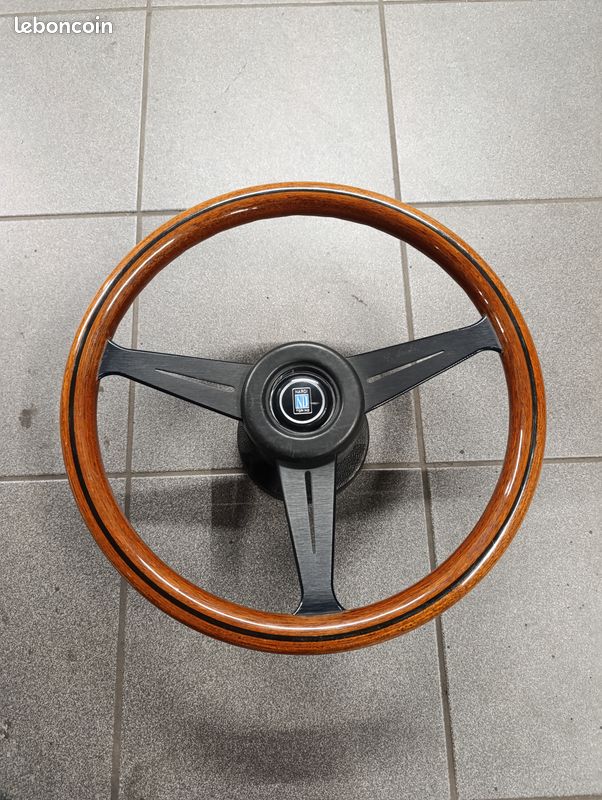 Volant bois nardi (image 3)