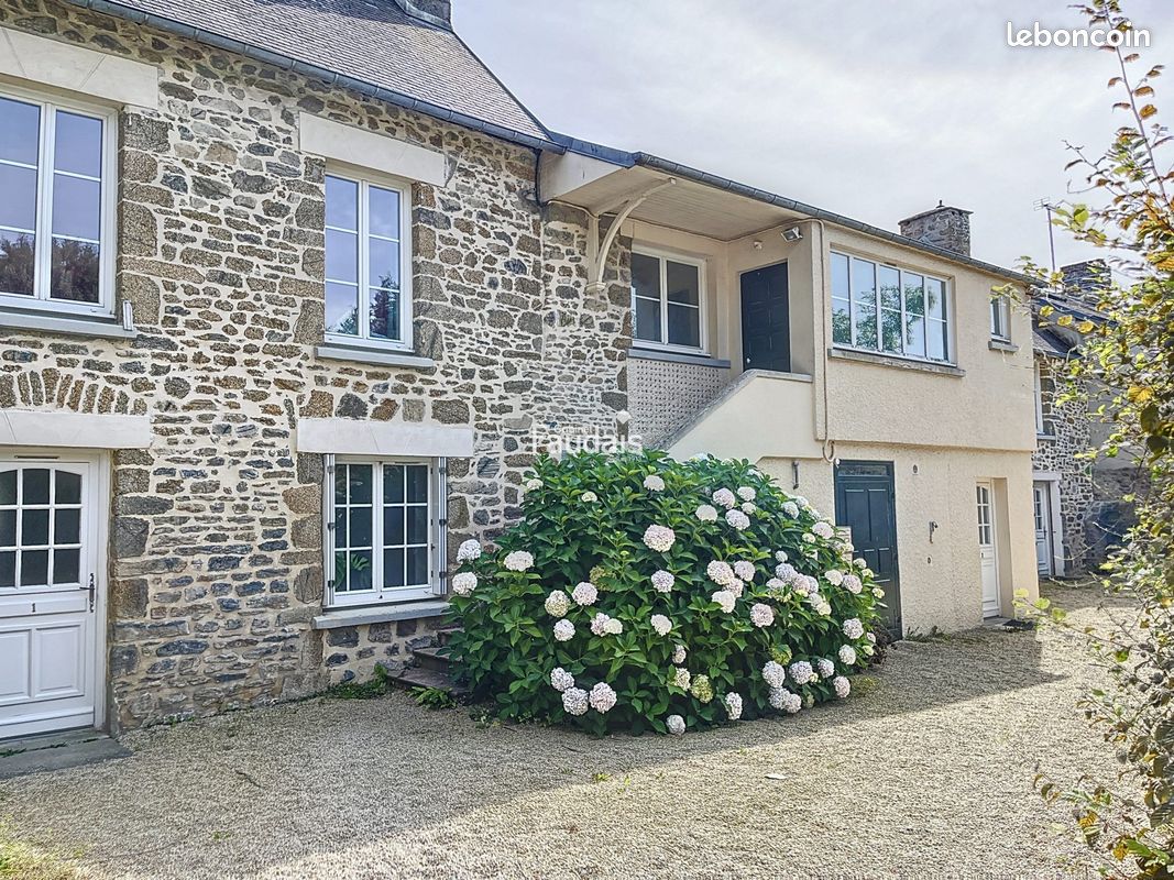 Appartement 1 pièce 27 m² · à Coutances · 27 m² · 379 €/mois