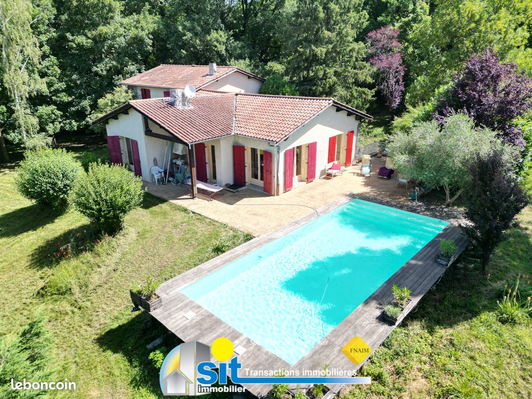 Maison 8 pièces 260 m² · à Les Côtes-d'Arey · 260 m² · 437 000 €