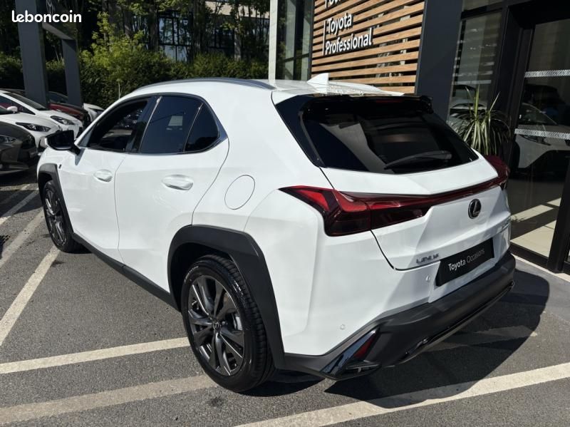 Lexus UX 250h F SPORT Design 2WD (image 2)