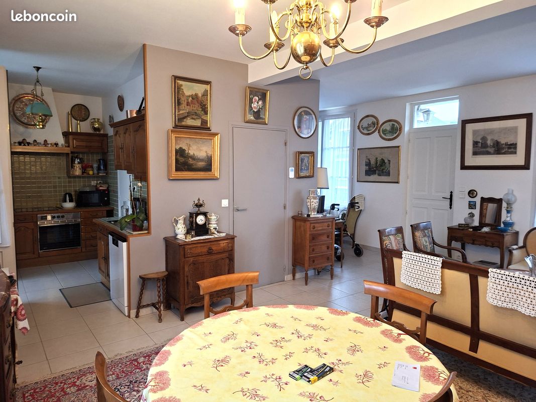Maison 5 pièces 110 m² · à Versailles · 110 m² · 842 000 €