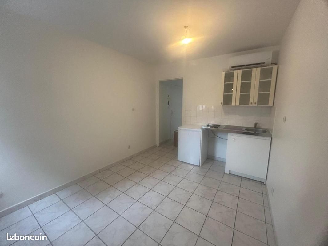 Appartement 1 pièce 15 m² · à Sainte-Colombe · 15 m² · 380 €/mois