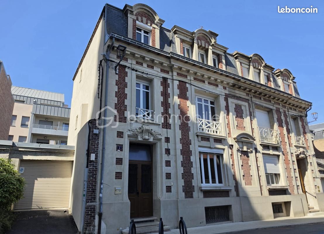 Maison 10 pièces 211 m² (image 2)