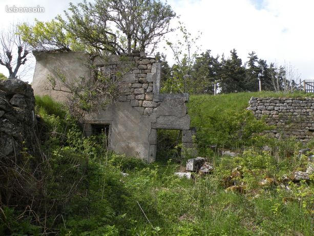 Vends ancienne batisse avec terrain