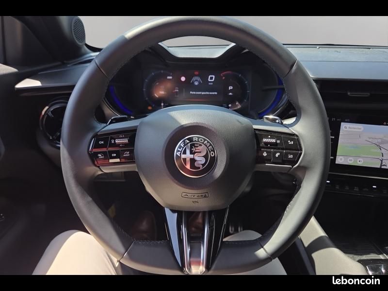 Alfa romeo Junior 1.2 Ibrida 136ch Premium DCT6 Q4 (image 9)