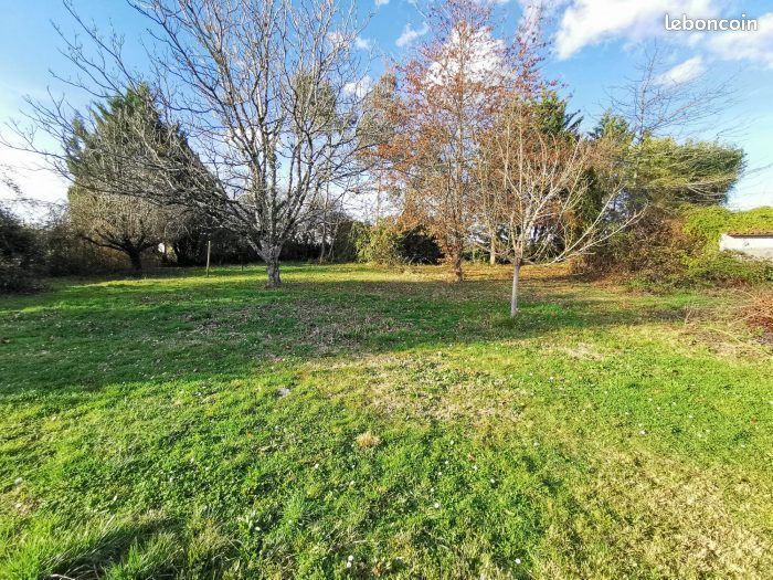 Terrain 400 m² · à Juilly · 140 000 €