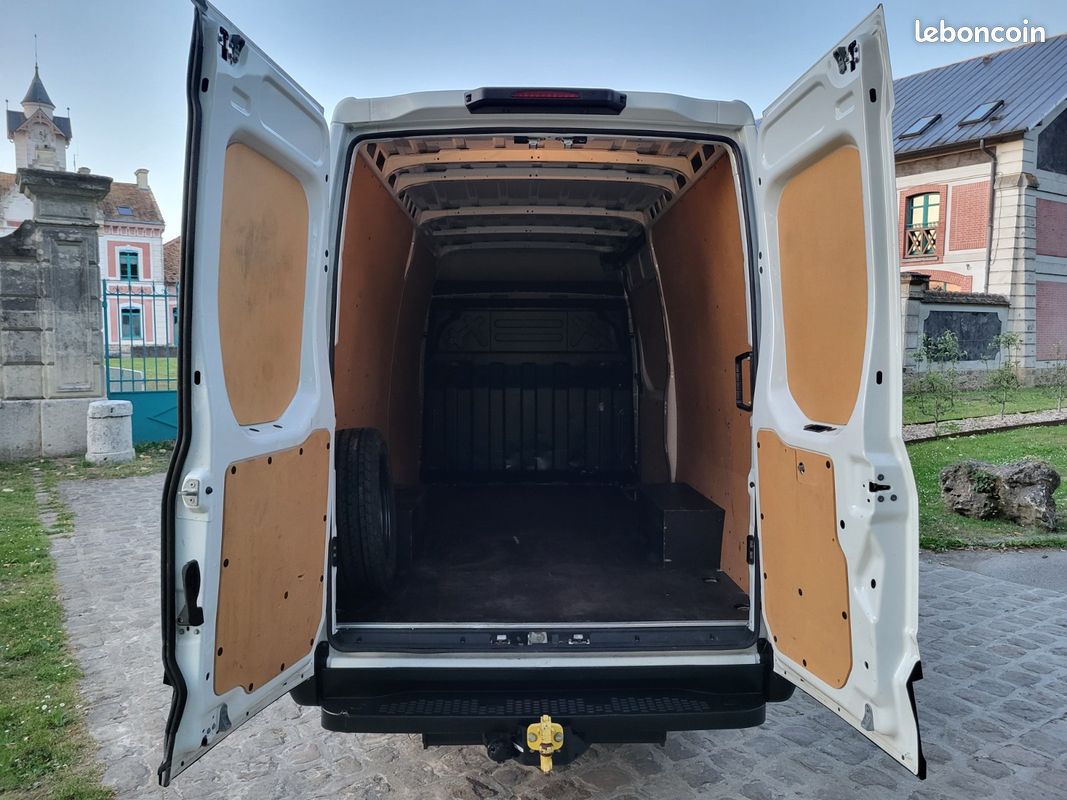 Iveco daily fourgon gn 33 s 14s v12/p h2 quad-leaf bvm6 (image 9)