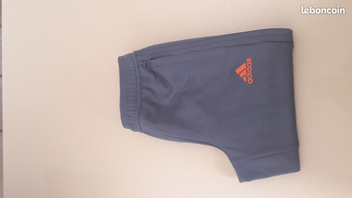 Pantalon Adidas excellent état (image 1)