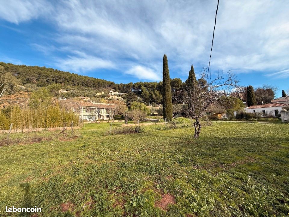 Terrain 500 m² Sollies Pont · à Solliès-Pont · 229 000 €