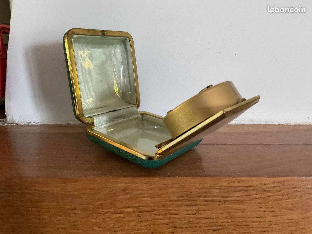 Réveil de voyage europa 7 jewels métal laiton cuir vert vintage