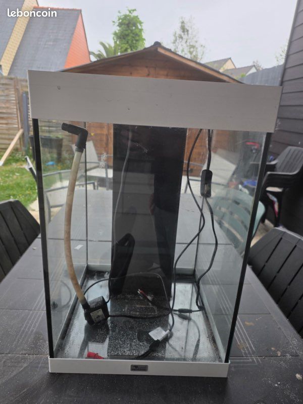Aquarium (image 1)