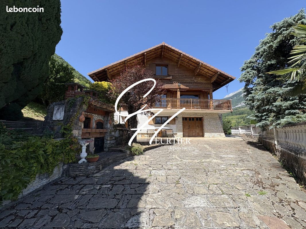 Maison 9 pièces 134 m² · à La Sure en Chartreuse · 134 m² · 262 500 €