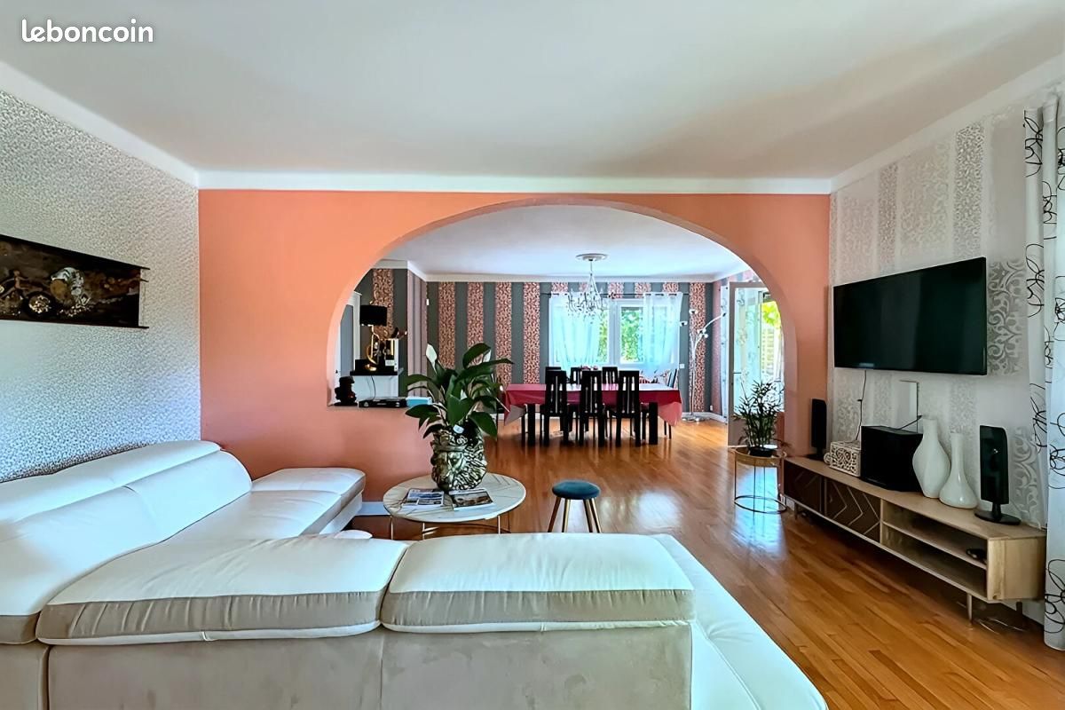 Maison 6 pièces 238 m² · à Dole · 238 m² · 399 000 €
