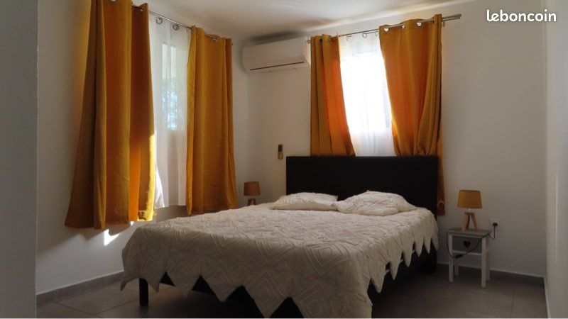 Maison 2 pièces 90 m² · à Sainte-Anne · 90 m² · 1 100 €