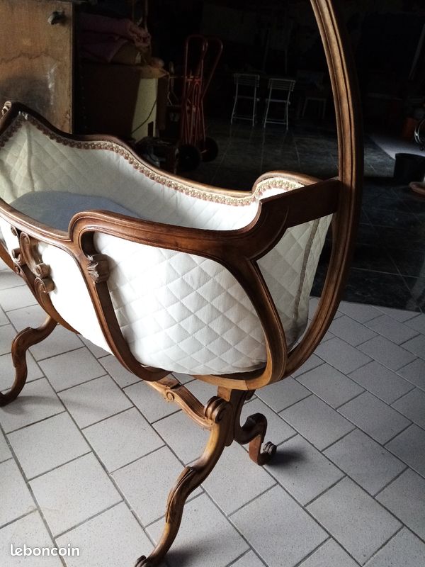 Berceau Louis 15 noyer Ancien (image 2)