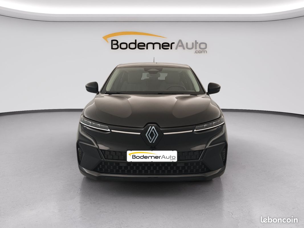 RENAULT Megane E-Tech EV60 220 ch super charge Equilibre (image 8)