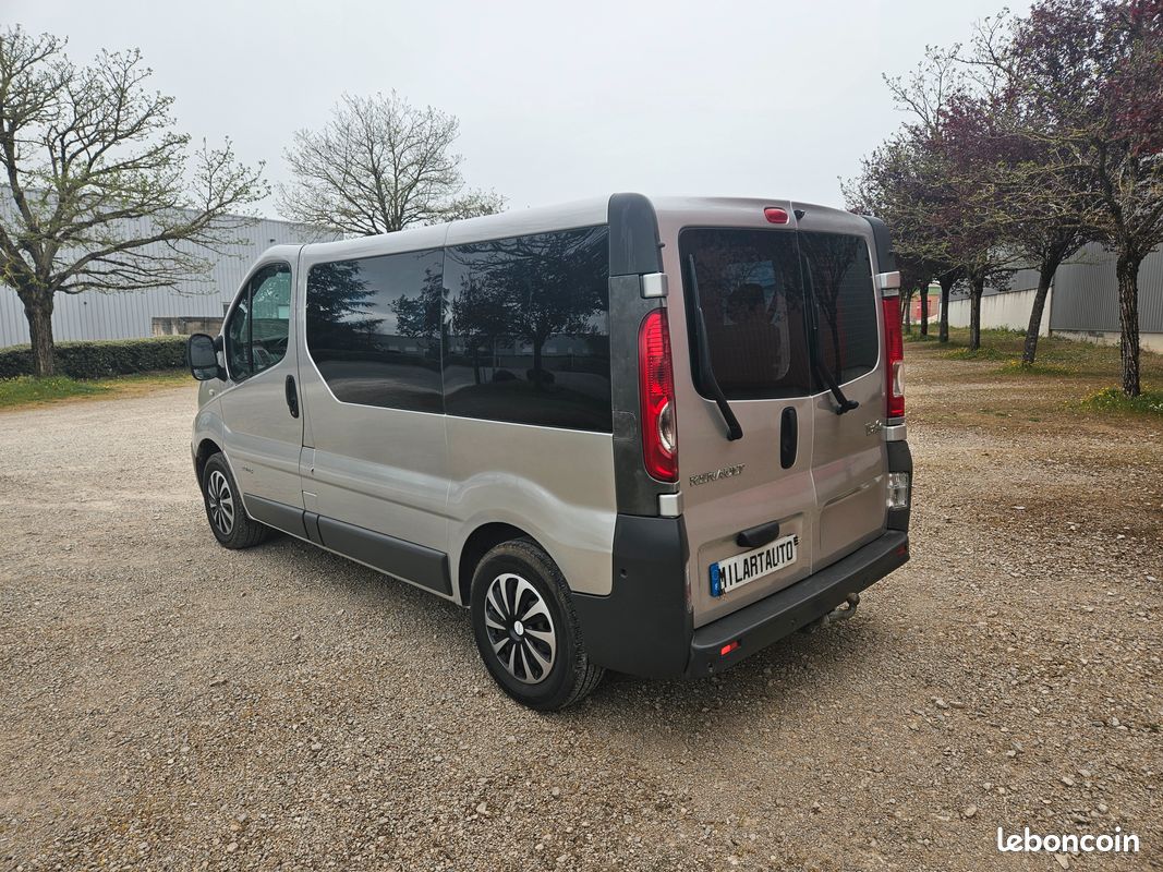 Renault TRAFIC II PASSENGER 2.0 DCI 115CH 9PL. Bon Etat... (image 4)