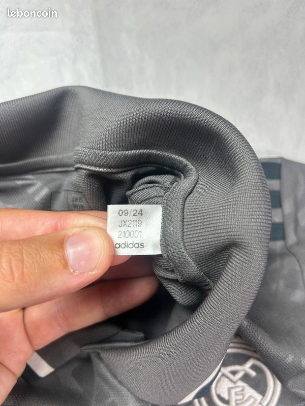 Maillot de football real de madrid saison 2024 gris adidas taille S (image 9)