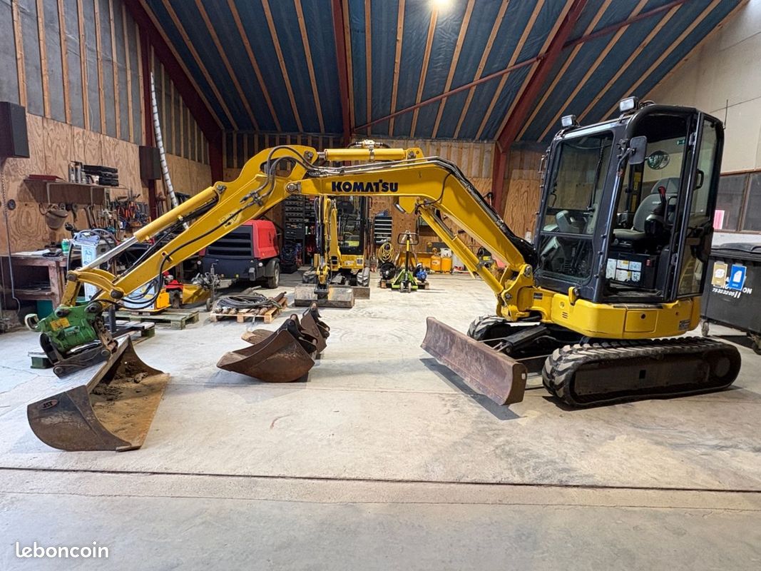 Komatsu PC30MR-5 (image 1)