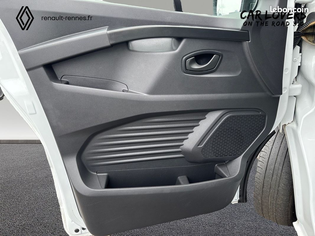 Renault trafic fgn l1h1 3000 kg blue dci 130 confort (image 18)