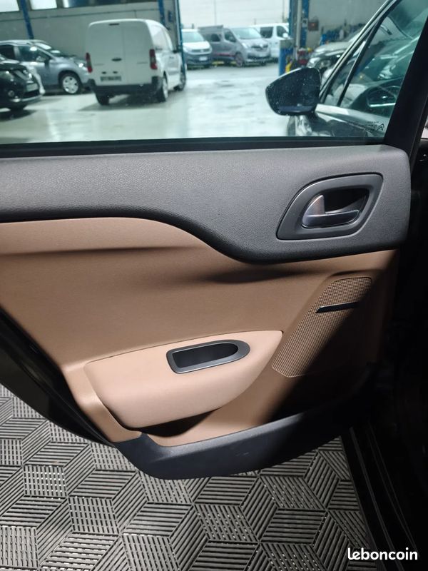 CITROEN DS4 1.6 200ch Sport Chic - 2012 - 104001 km - Faible kilométrage (image 26)